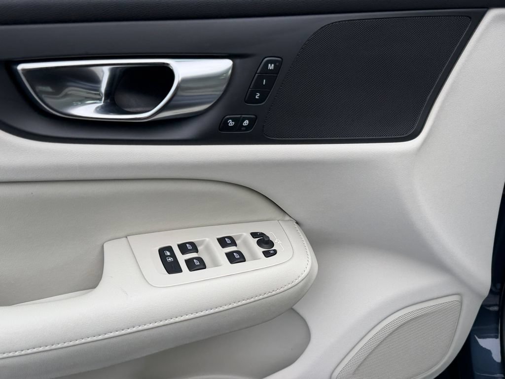Certified 2023 Volvo S60 T8 Plus AWD/4WD image 15
