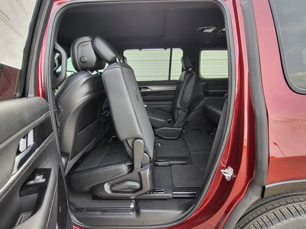 New 2026 Jeep Grand Wagoneer Limited AWD/4WD image 30