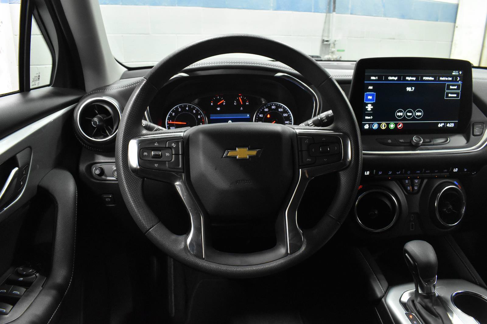 Used 2025 Chevrolet Blazer LT AWD/4WD image 6