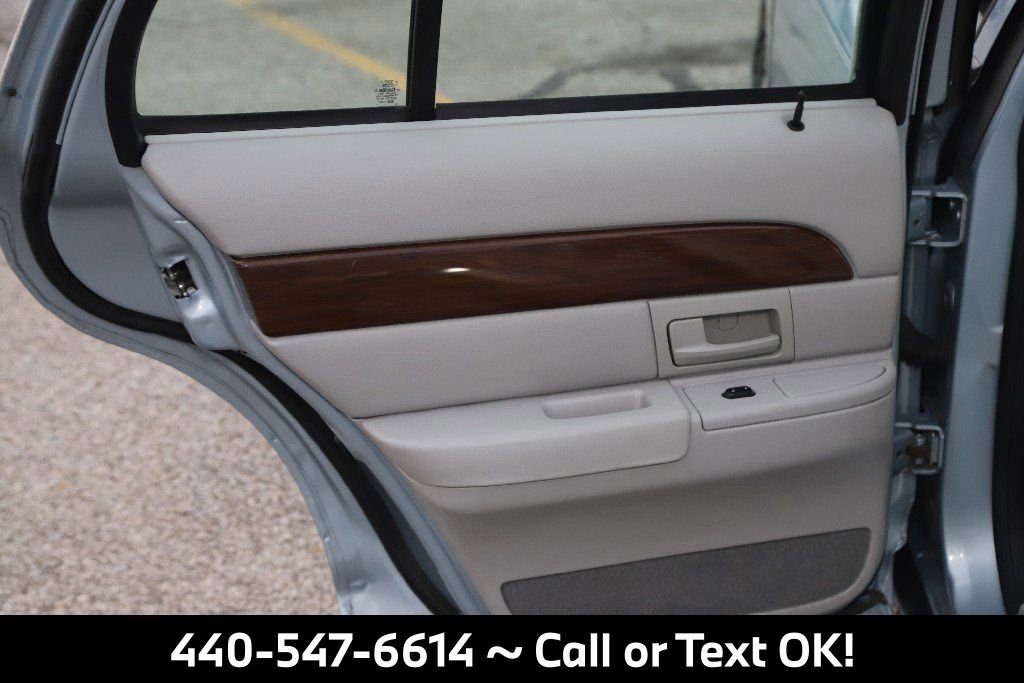 Used 2004 Mercury Grand Marquis GS image 23