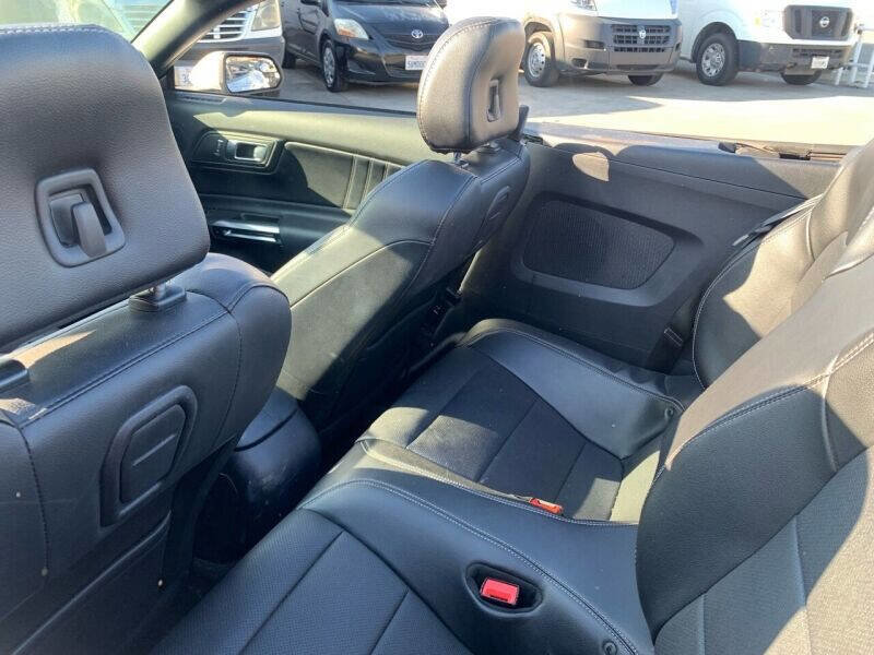 Used 2019 Ford Mustang Premium RWD image 14