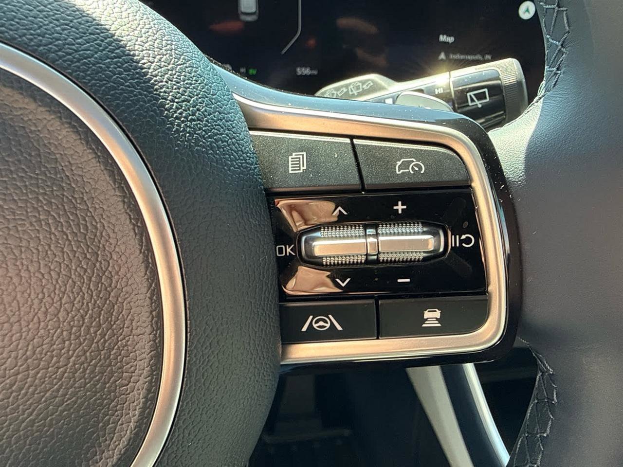 Used 2026 Kia Carnival SX image 18