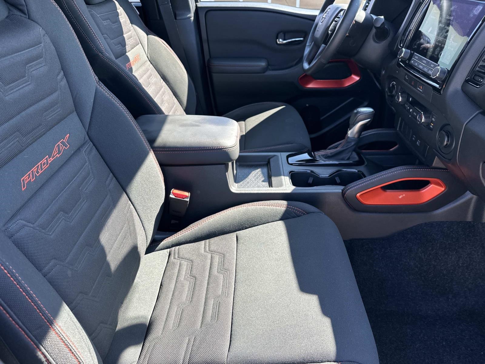 Used 2024 Nissan Frontier PRO-4X w/ Off-Road Protection Package image 9