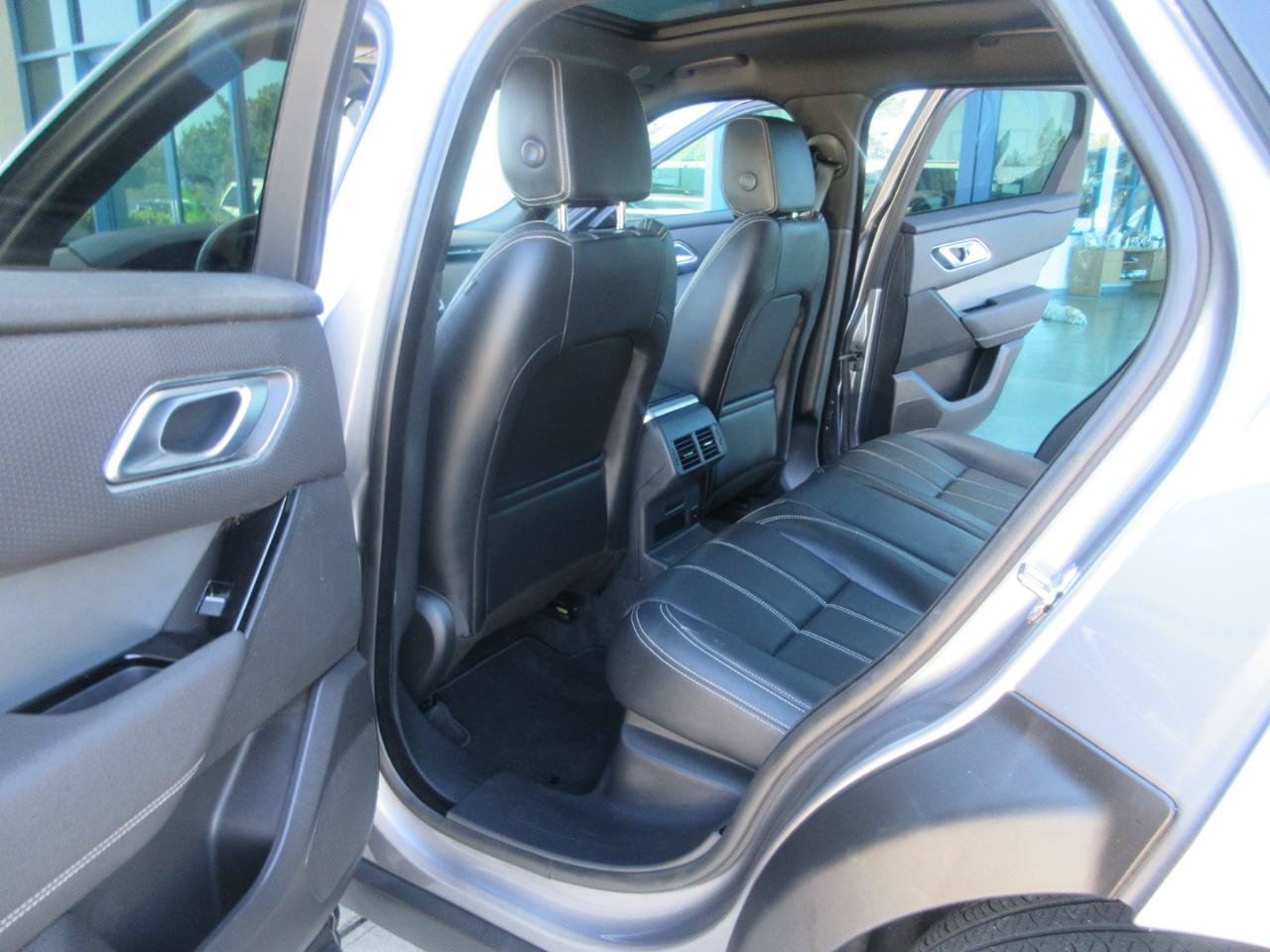 Used 2023 Land Rover Range Rover Velar R-Dynamic S AWD/4WD image 40