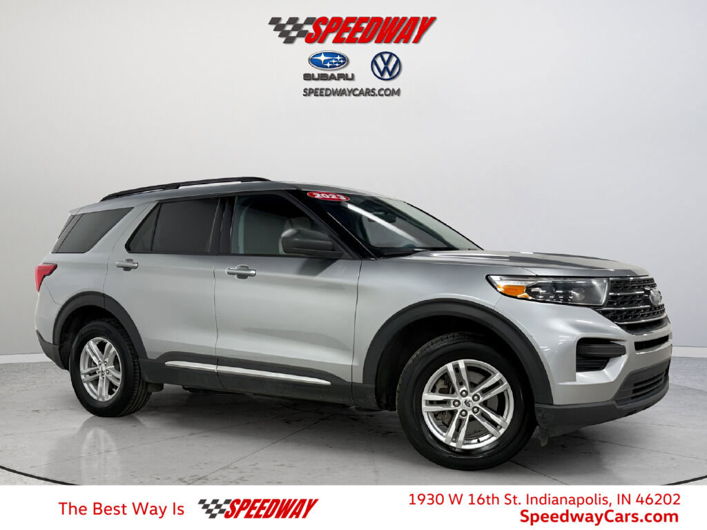 Used 2023 Ford Explorer XLT image 1
