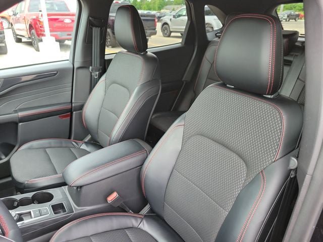 Used 2023 Ford Escape ST-Line w/ Tech Pack #1 AWD/4WD image 5