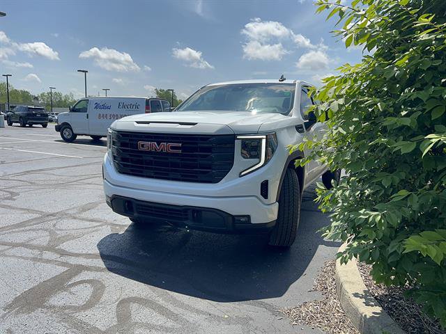 Used 2023 GMC Sierra 1500 Elevation AWD/4WD image 5