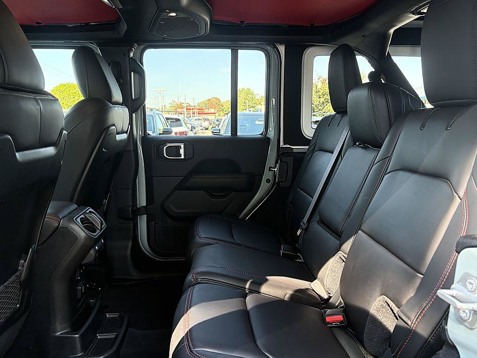Used 2024 Jeep Wrangler Unlimited Rubicon AWD/4WD image 10