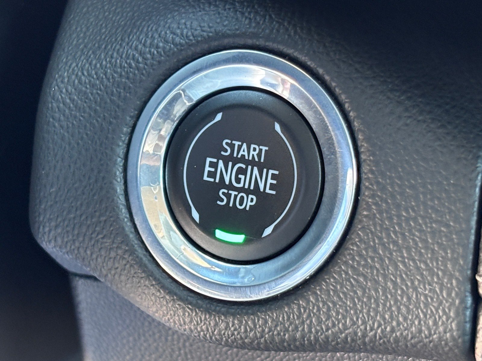 Used 2021 Buick Envision Essence w/ Technology Package I AWD/4WD image 35