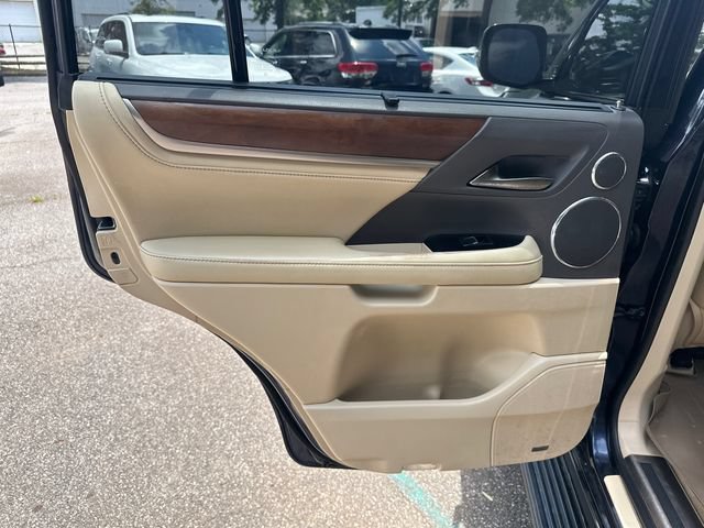 Used 2016 Lexus LX 570 4WD w/ Luxury Package image 22