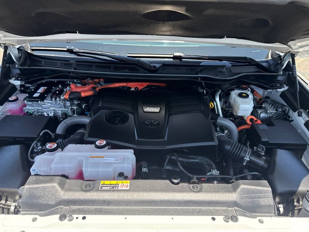 Used 2025 Toyota Sequoia Limited w/ Tow Technology Package AWD/4WD image 27
