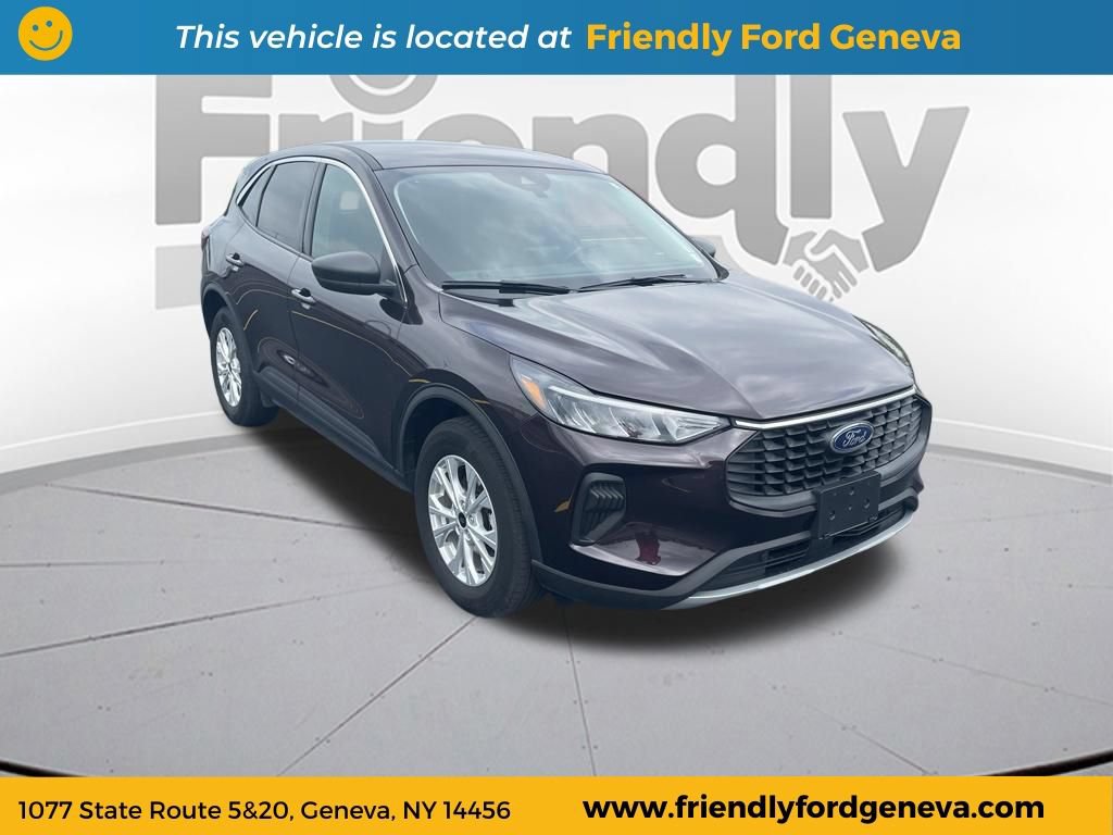 Used 2023 Ford Escape Active AWD/4WD image 3