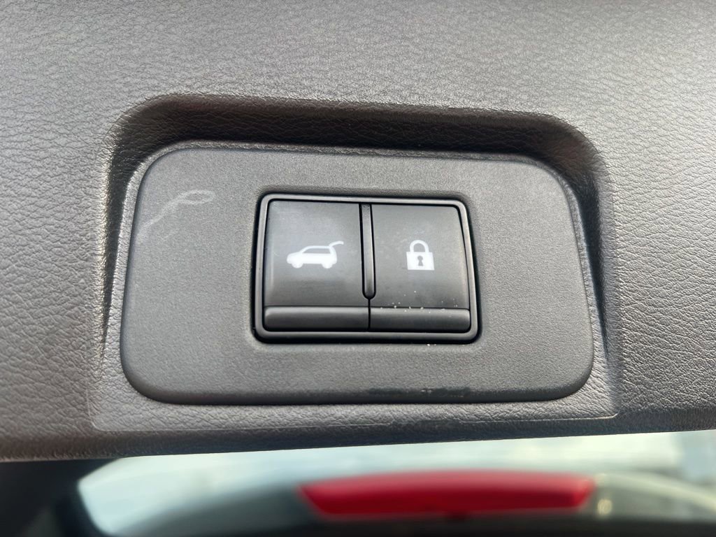 Used 2024 Nissan Rogue SV image 13