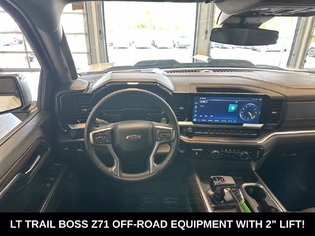 Used 2024 Chevrolet Silverado 1500 LT Trail Boss w/ Convenience Package II AWD/4WD image 2