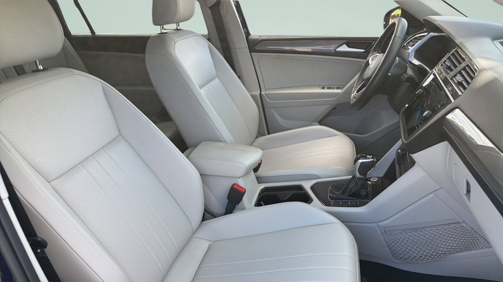 Used 2023 Volkswagen Tiguan SE FWD image 29