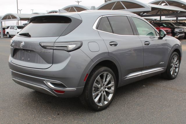 Used 2022 Buick Envision Avenir w/ Technology Package II FWD image 3