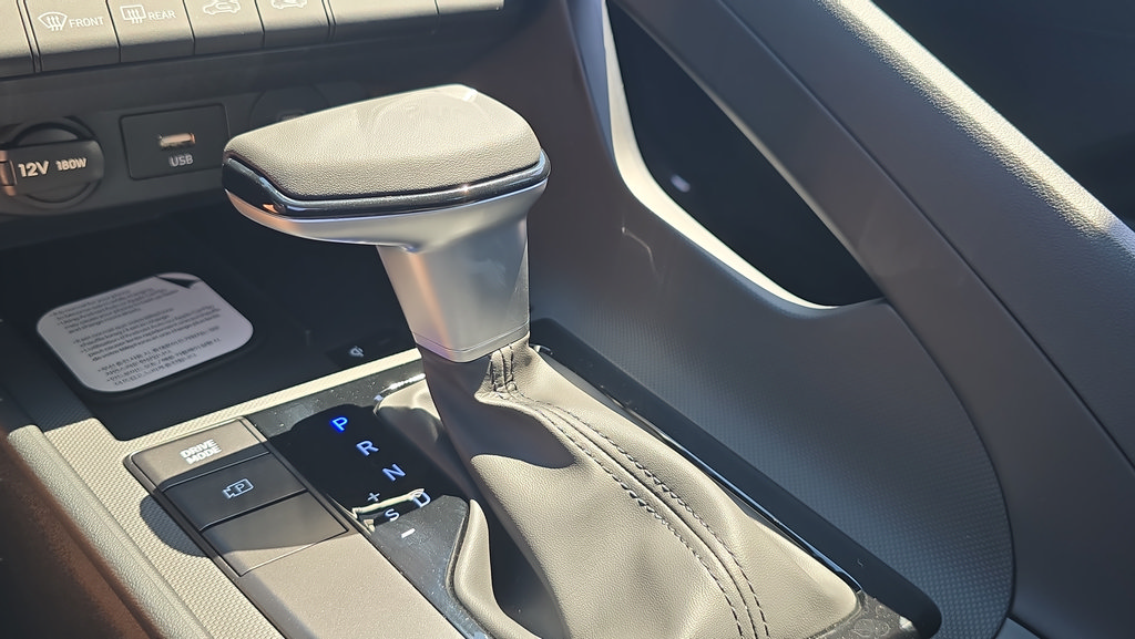 New 2026 Hyundai Elantra Sport FWD image 22