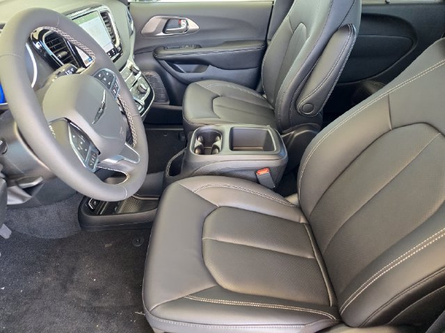 New 2026 Chrysler Voyager LX FWD image 10