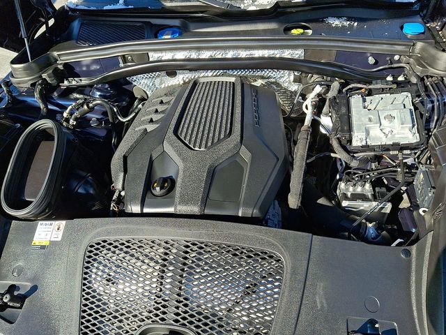 Used 2023 Porsche Macan T image 29