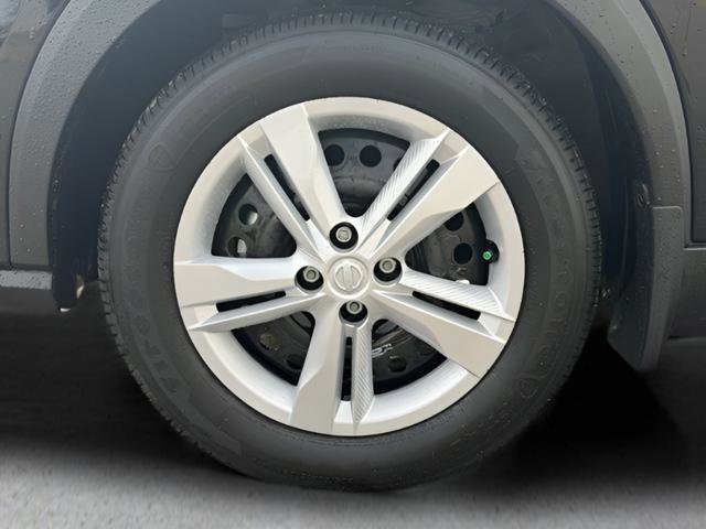 Certified 2025 Nissan Kicks Play S image 36