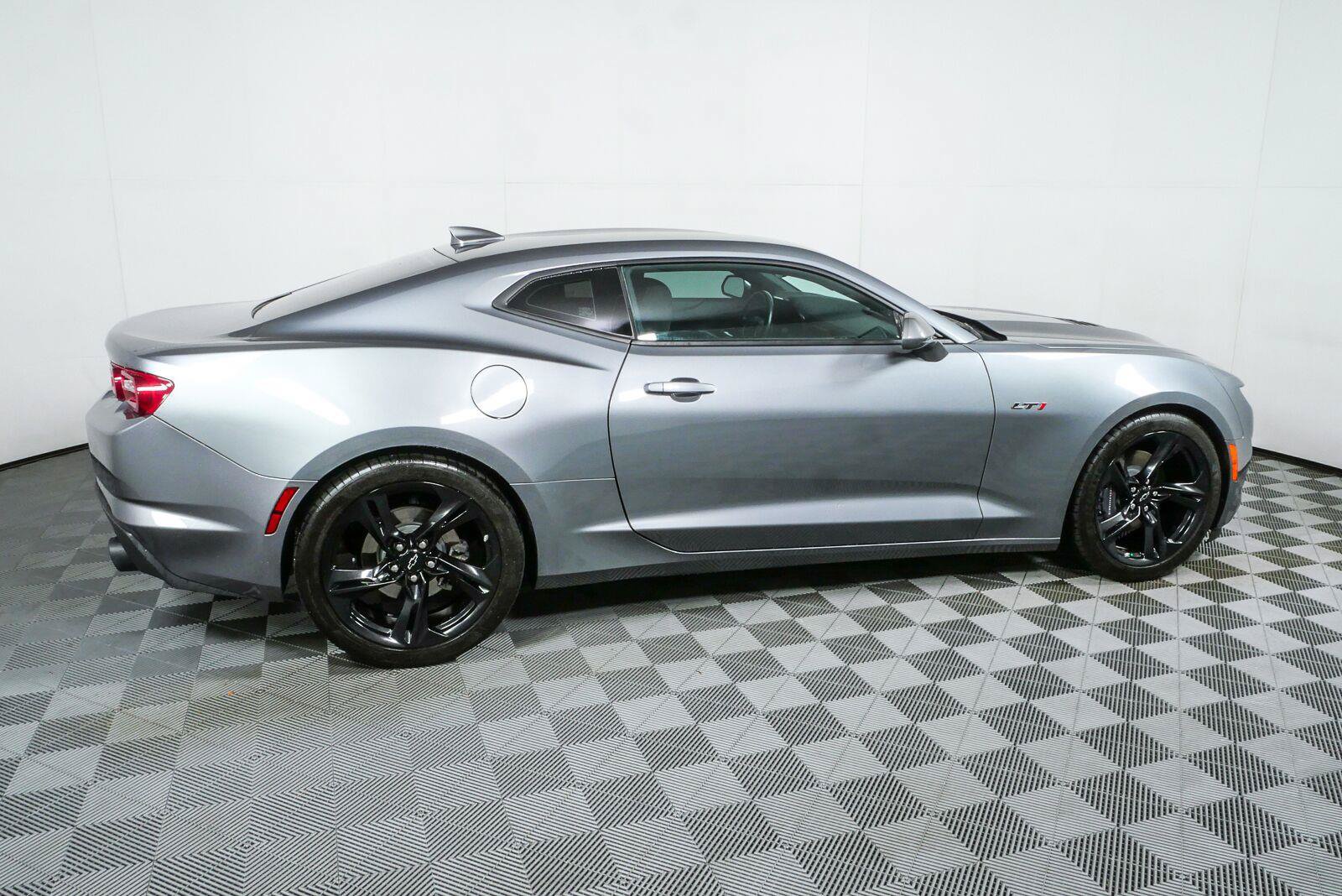 Used 2021 Chevrolet Camaro LT RWD image 2