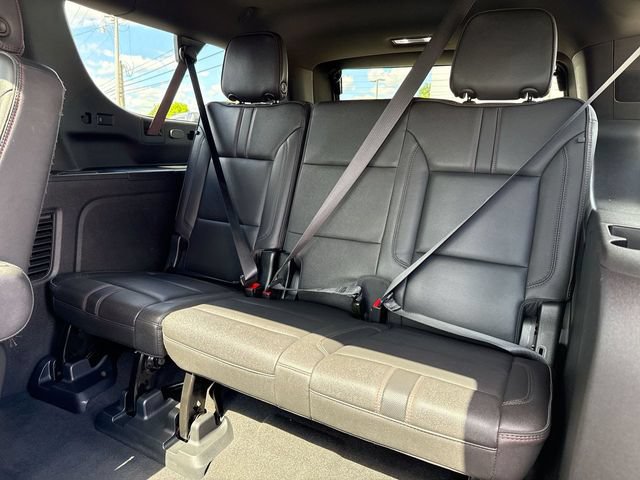 Certified 2023 Chevrolet Suburban RST w/ Luxury Package AWD/4WD image 24