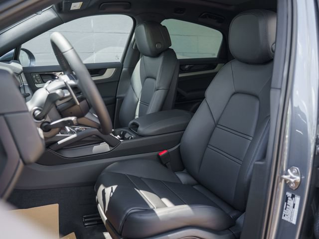 New 2026 Porsche Cayenne Coupe AWD/4WD image 4