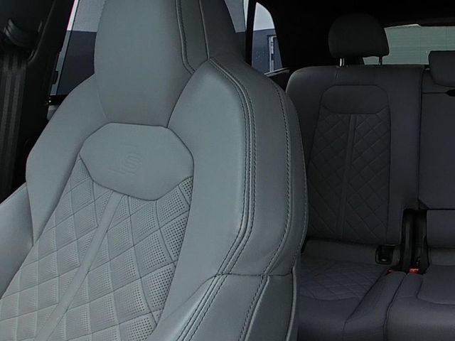 Used 2024 Audi SQ8 Prestige w/ Prestige Package AWD/4WD image 26