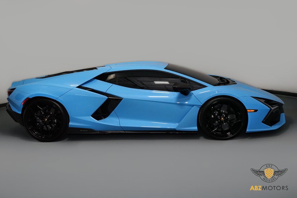 Used 2025 Lamborghini Revuelto Base image 5