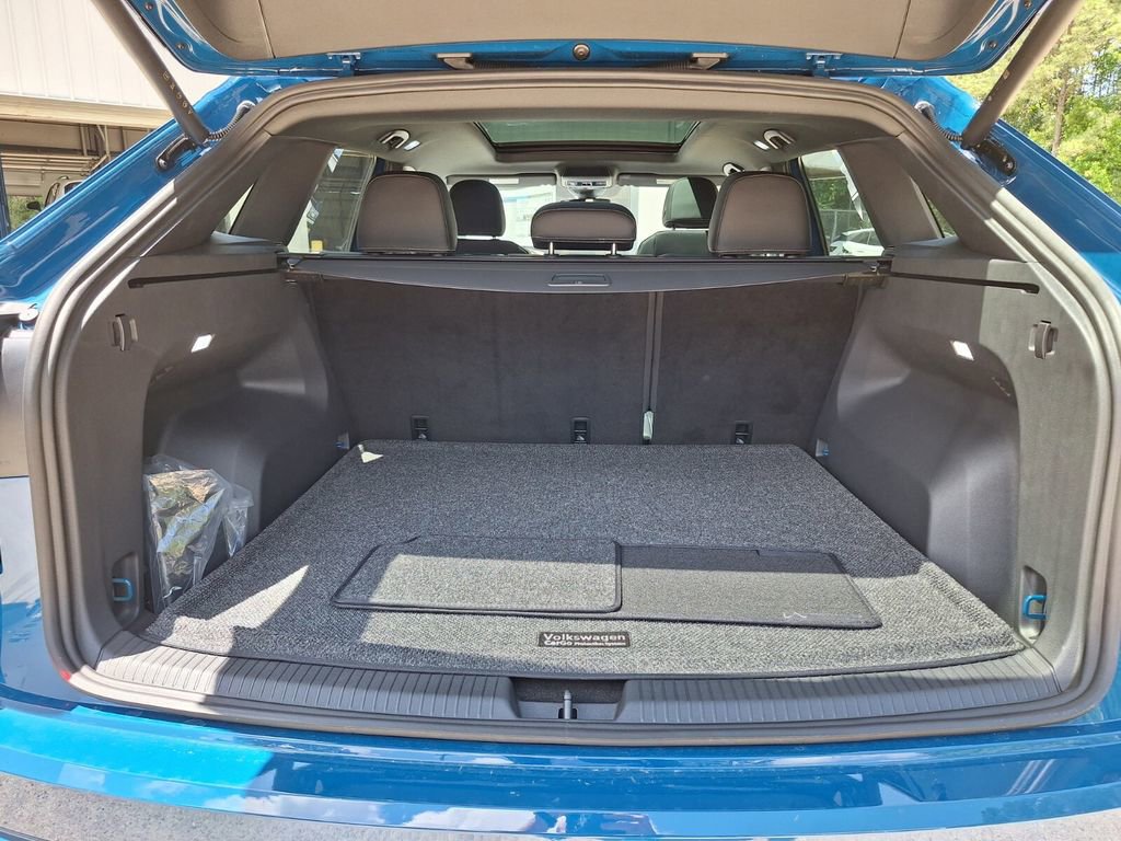 New 2025 Volkswagen Atlas Cross Sport SEL R-Line image 27