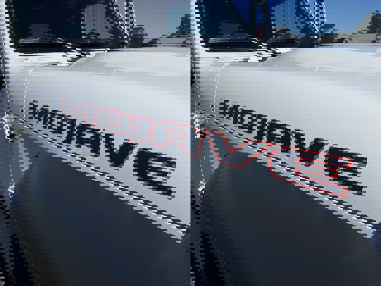 Used 2023 Jeep Gladiator Mojave w/ Cold Weather Group image 32