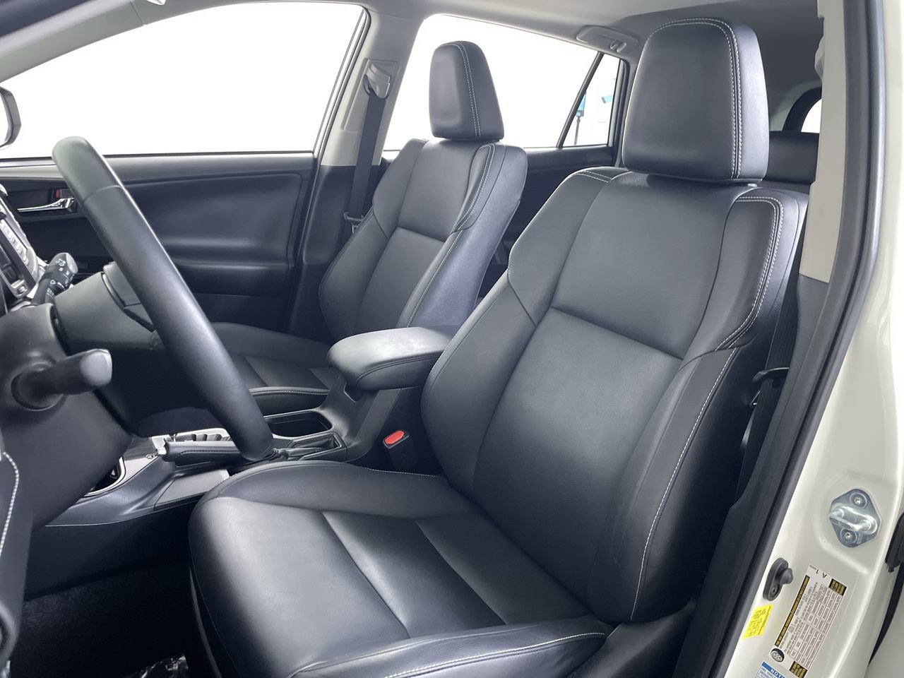 Used 2018 Toyota RAV4 Limited AWD/4WD image 13