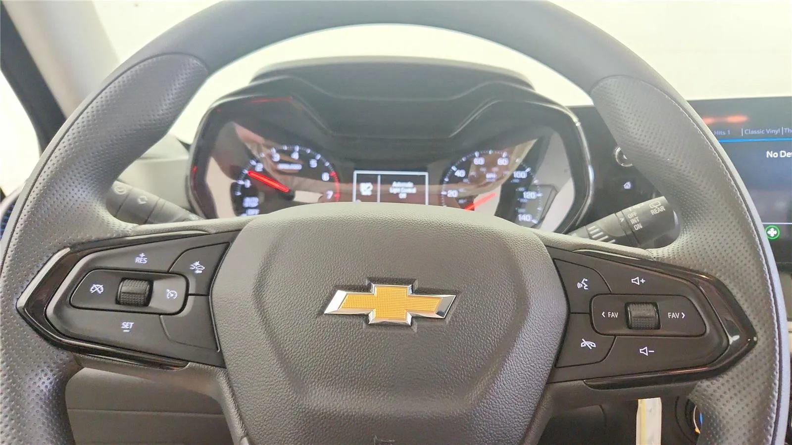 Used 2025 Chevrolet Trax LS w/ Driver Confidence Package FWD image 25