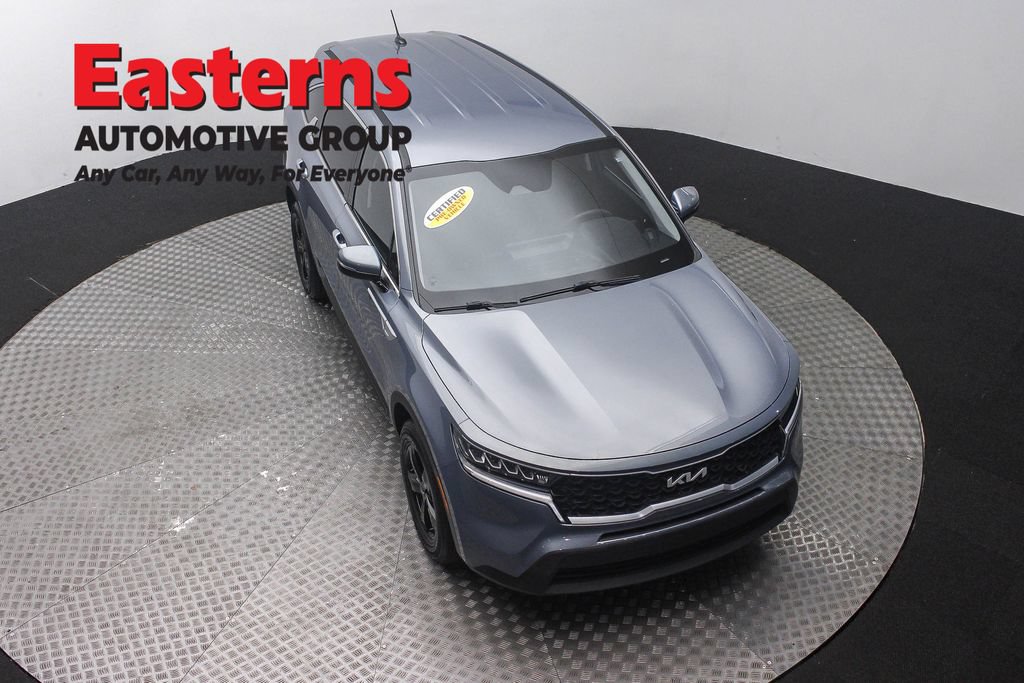 Used 2023 Kia Sorento LX AWD/4WD image 3
