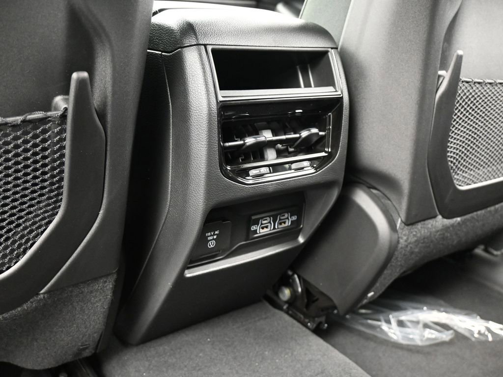 New 2025 Jeep Grand Cherokee Altitude image 29