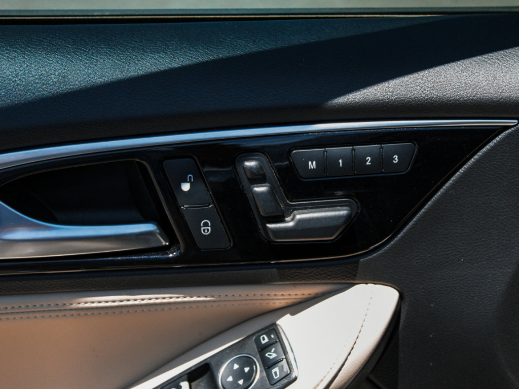 Used 2019 INFINITI QX30 AWD w/ Navigation Package image 9