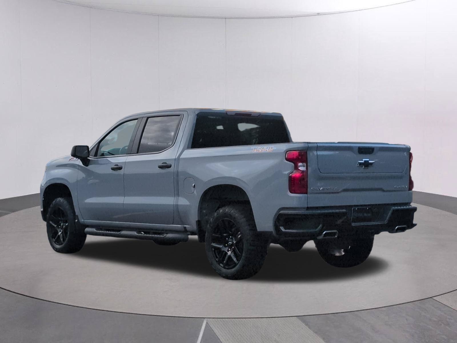 Used 2025 Chevrolet Silverado 1500 Custom Trail Boss AWD/4WD image 3