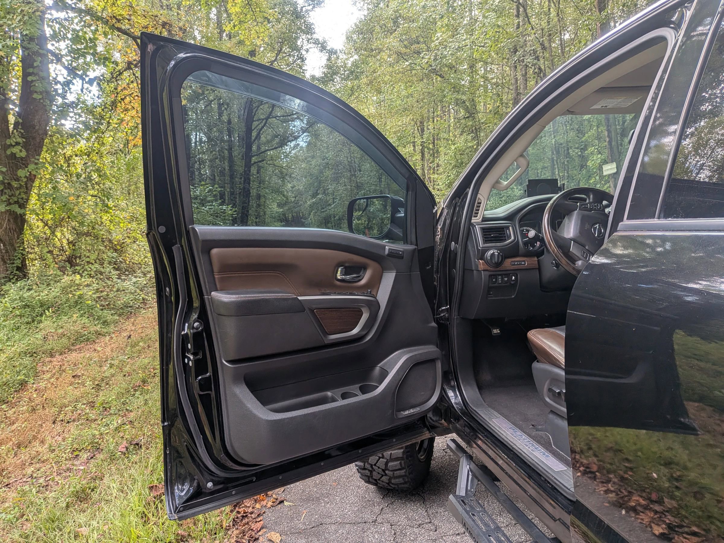 Used 2017 Nissan Titan Platinum Reserve w/ Off-Road Package image 7