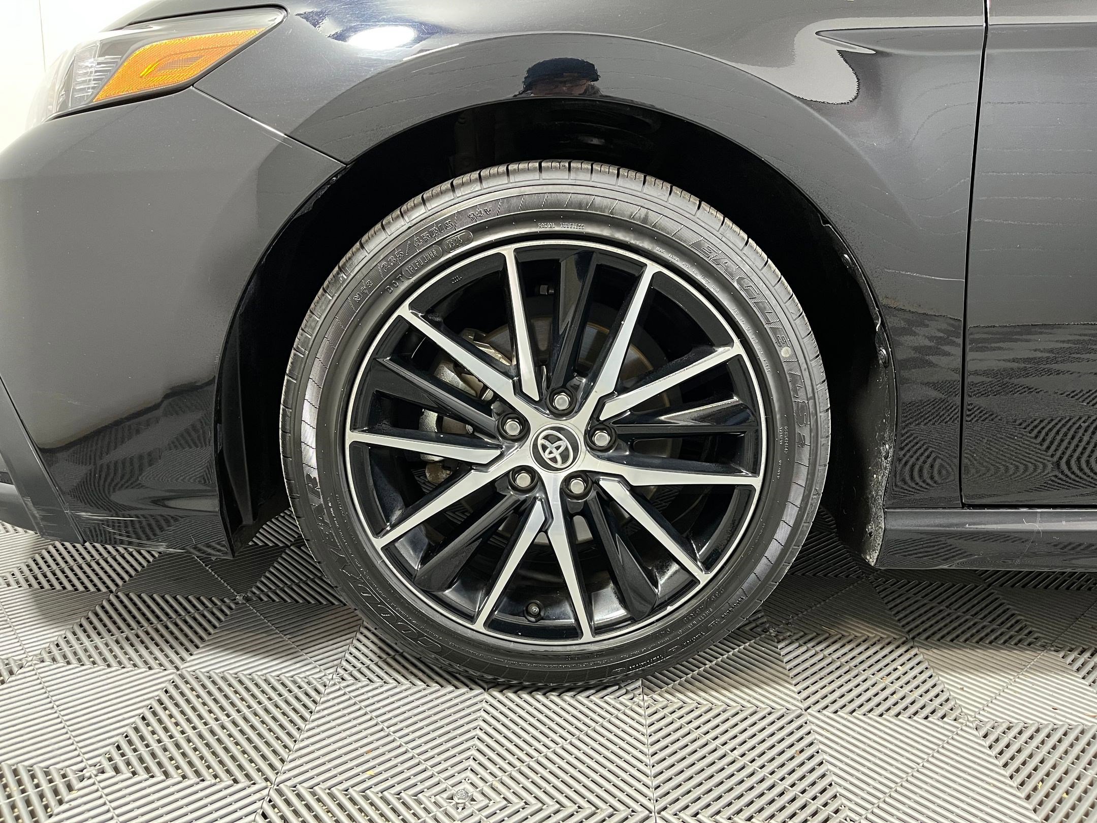 Used 2024 Toyota Camry SE image 9