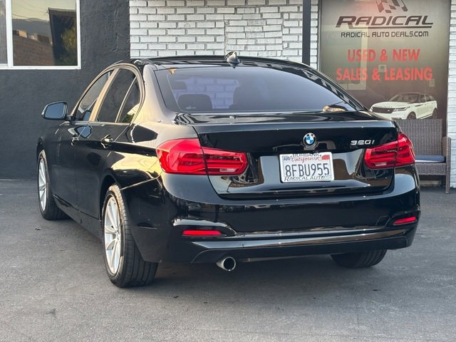 Used 2018 BMW 320i Sedan RWD image 16