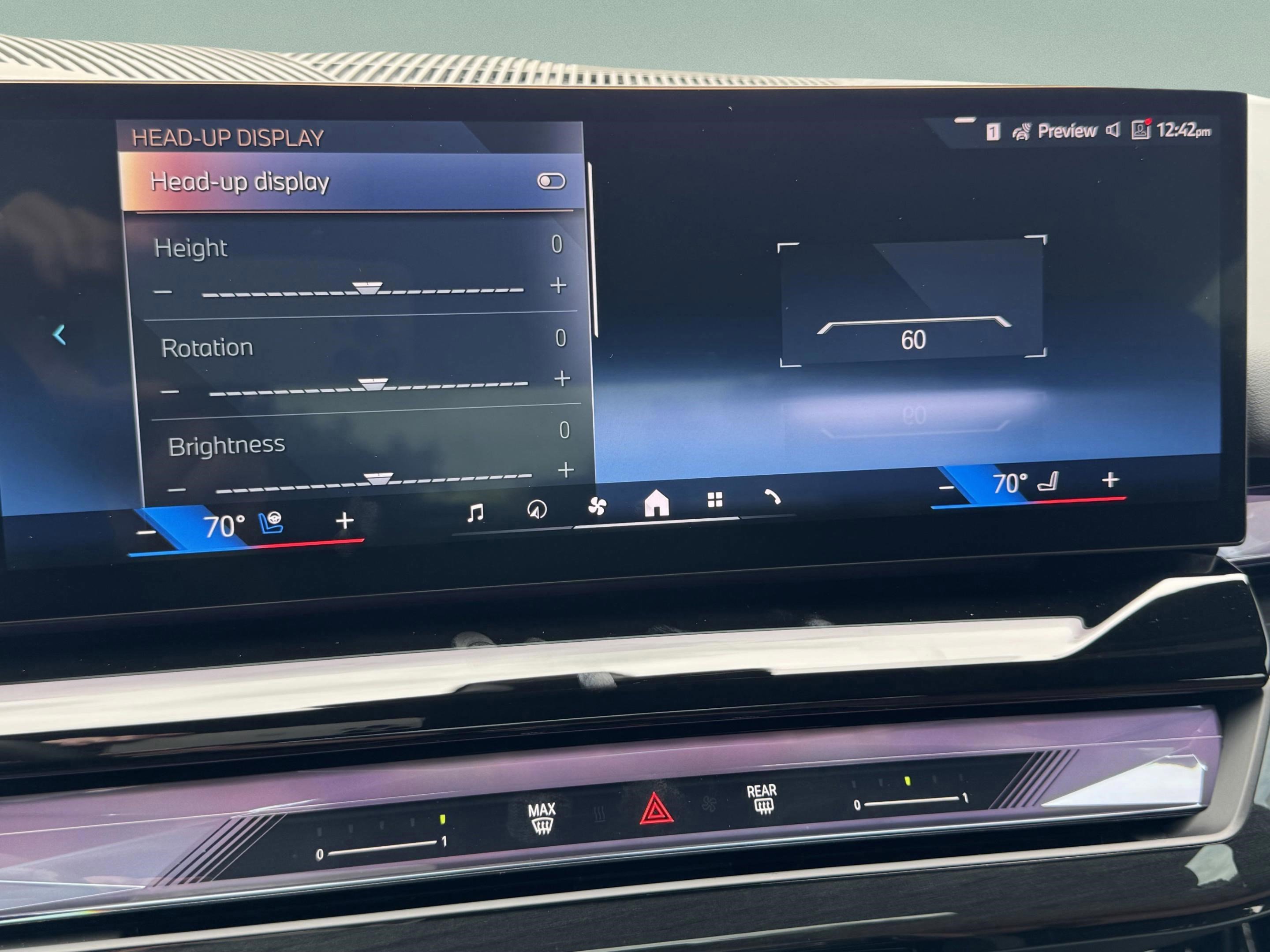 Used 2025 BMW 550e xDrive w/ Premium Package image 16