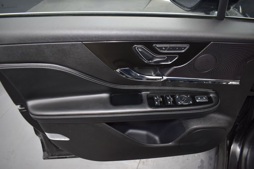 Used 2024 Lincoln Corsair Reserve AWD/4WD image 16