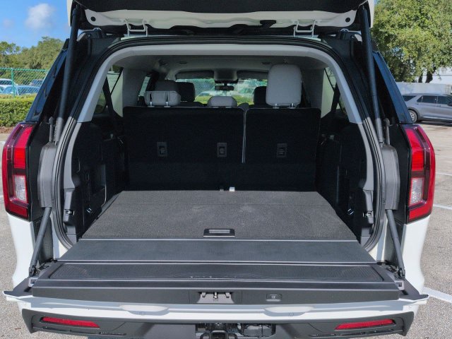 New 2027 Ford Expedition Max Active RWD image 13