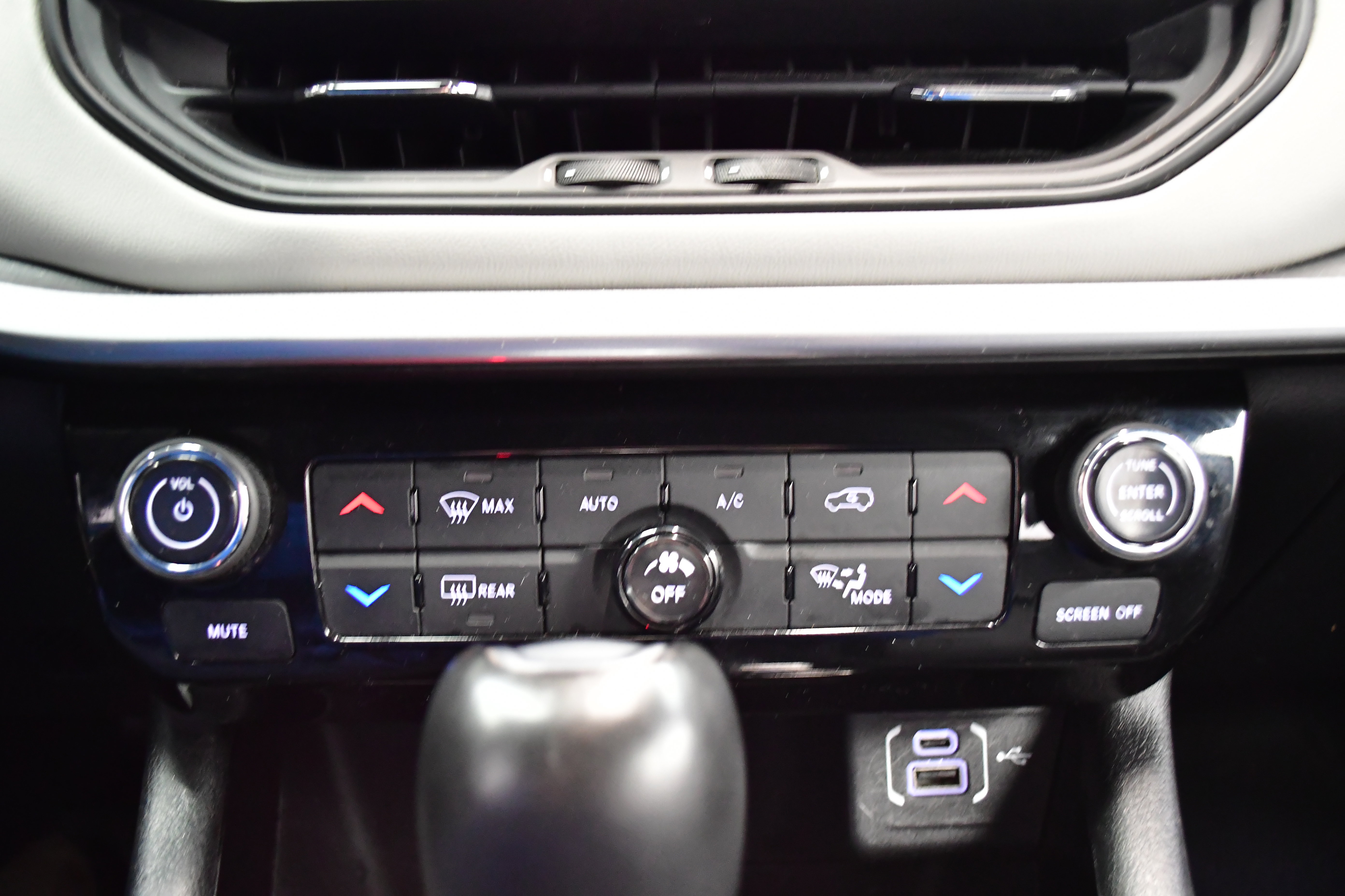 Used 2025 Jeep Compass Limited AWD/4WD image 28