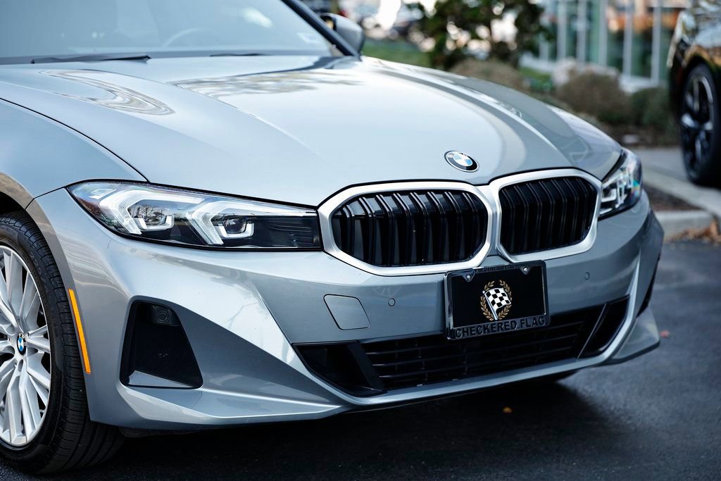 Used 2023 BMW 330i xDrive 330i xDrive w/ Driving Assistance Package image 2