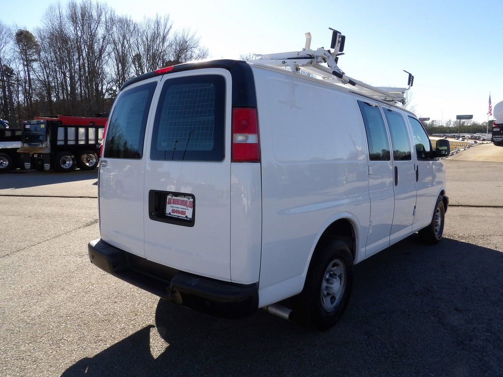Used 2017 Chevrolet Express 2500 image 7