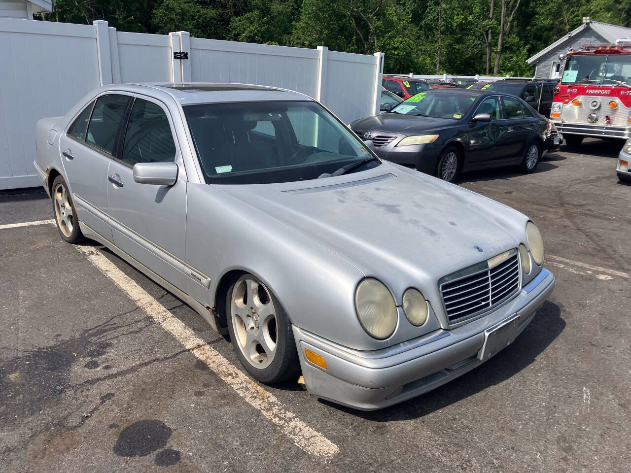 Used 1999 Mercedes-Benz E 430 Sedan image 2