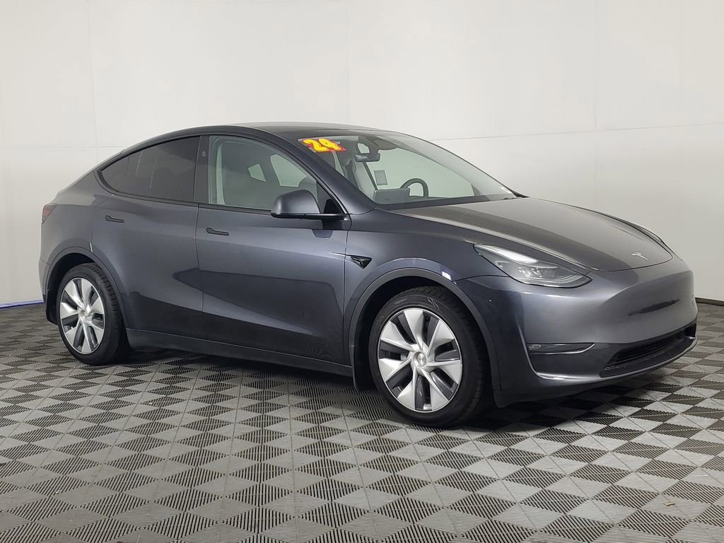 Used 2024 Tesla Model Y Long Range image 2