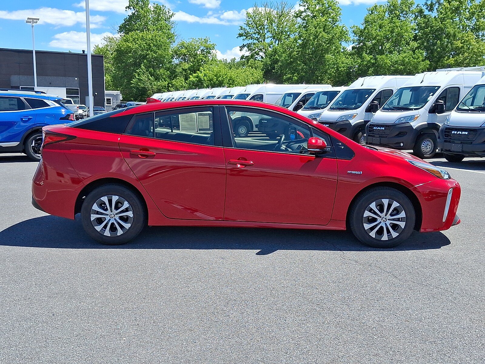 Used 2019 Toyota Prius XLE AWD/4WD image 4