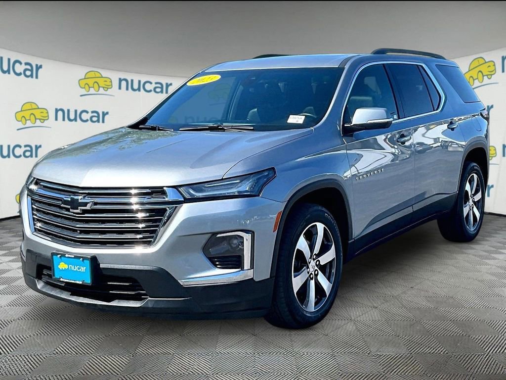 Used 2023 Chevrolet Traverse LT w/ LT Premium Package AWD/4WD image 3